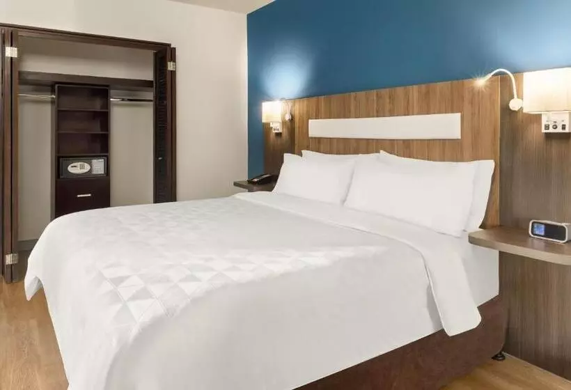 سوییت اجرایی, Holiday Inn Express San Jose Forum Costa Rica, An Ihg