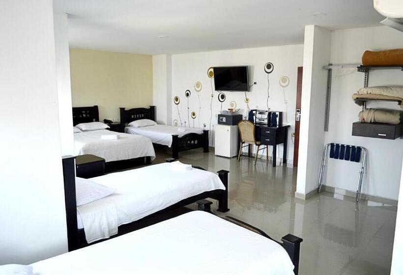 标准三人间, Intersuites