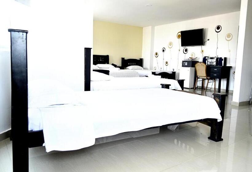 标准三人间, Intersuites