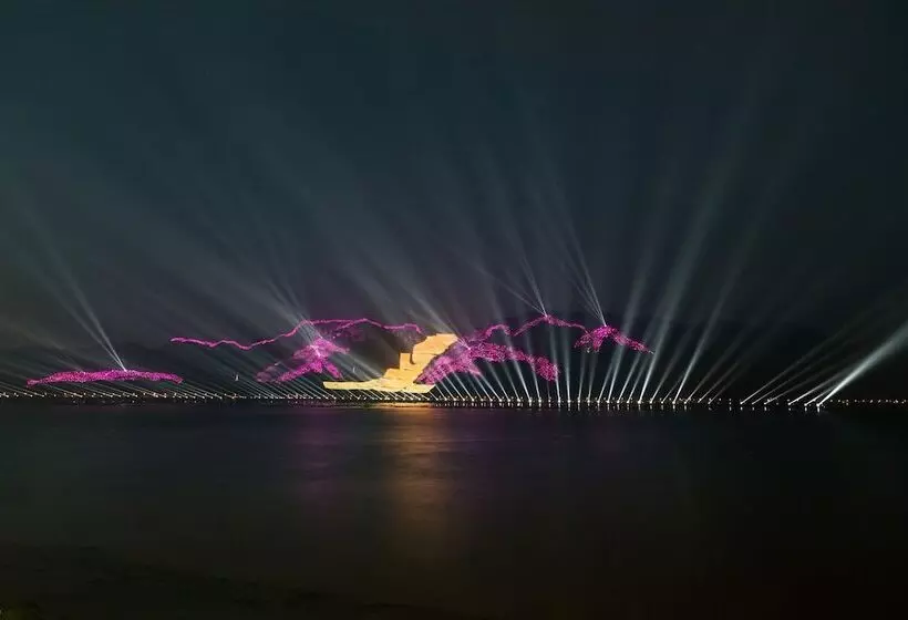 クラブルーム, Shangri La Wenzhou A Panoramic View Of The River, Adjacent To Wenzhou International Convention And E