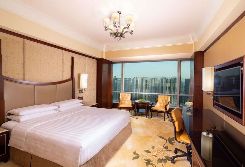 Club Room, Shangri La Wenzhou A Panoramic View Of The River, Adjacent To Wenzhou International Convention And E