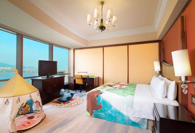 Premium Room, Shangri La Wenzhou A Panoramic View Of The River, Adjacent To Wenzhou International Convention And E