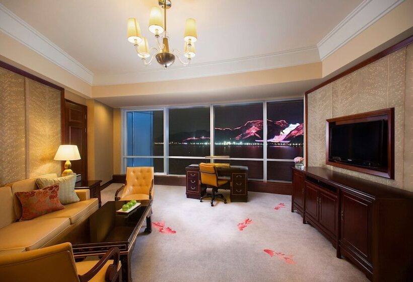 Executive Suite, Shangri La Wenzhou A Panoramic View Of The River, Adjacent To Wenzhou International Convention And E