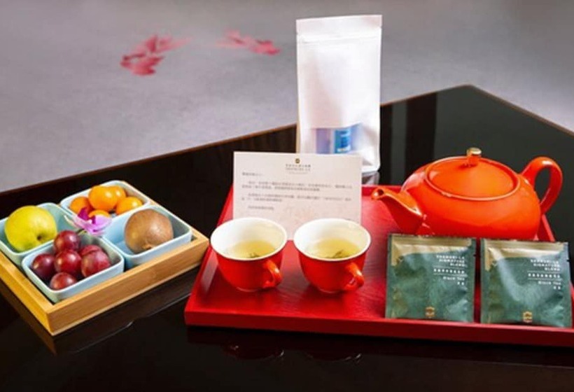 Executive Suite, Shangri La Wenzhou A Panoramic View Of The River, Adjacent To Wenzhou International Convention And E