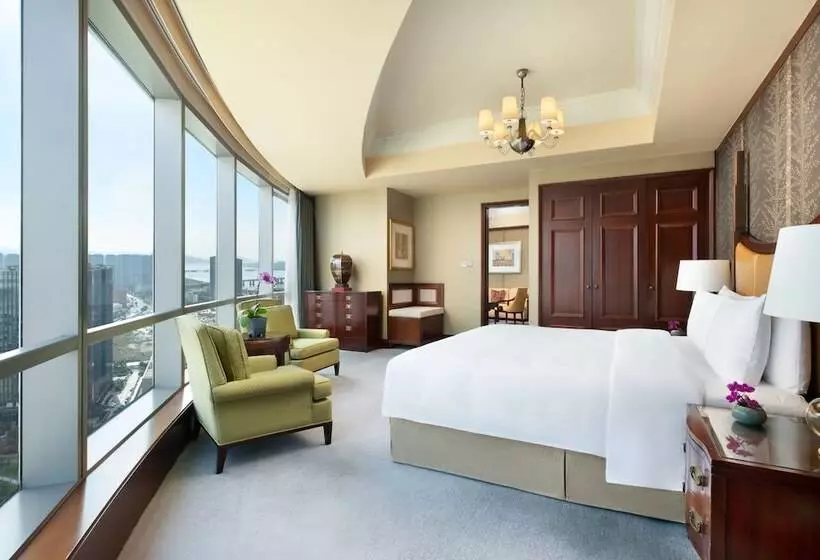 エクゼクティブスイート, Shangri La Wenzhou A Panoramic View Of The River, Adjacent To Wenzhou International Convention And E