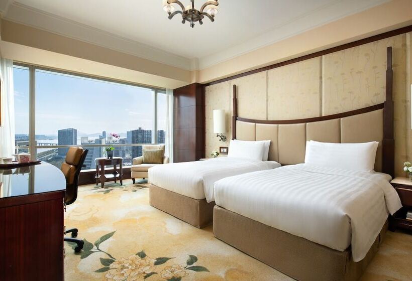 Club Room, Shangri La Wenzhou A Panoramic View Of The River, Adjacent To Wenzhou International Convention And E