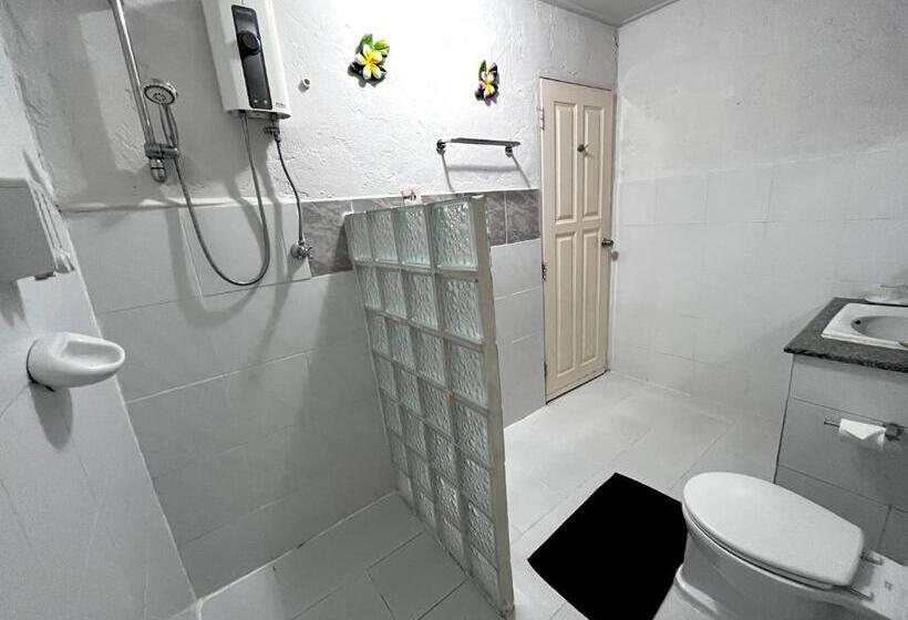 غرفة ديلوكس, The Legacy River Kwai Resort