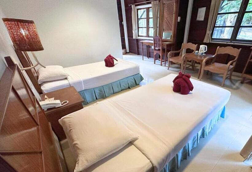 غرفة قياسية, The Legacy River Kwai Resort