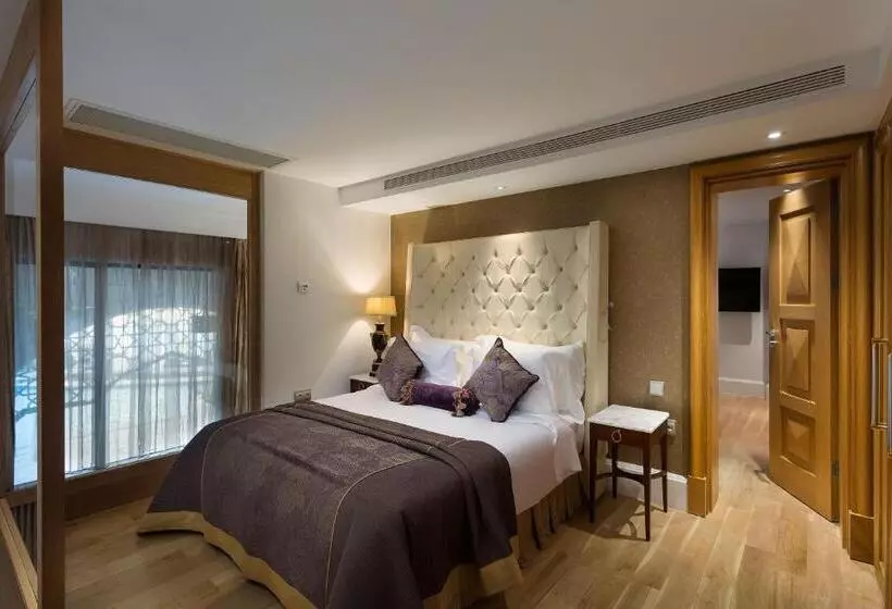 Premium Suite, Titanic Mardan Palace