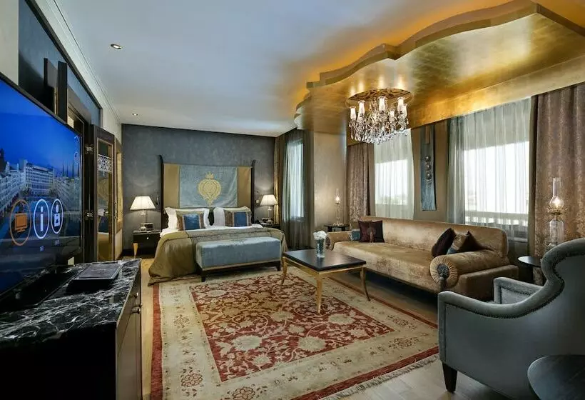 Deluxe Room, Titanic Mardan Palace