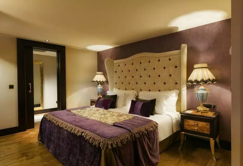 Duplex Suite, Titanic Mardan Palace