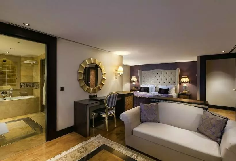 Duplex Suite, Titanic Mardan Palace