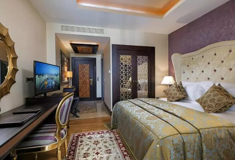 Classic Room, Titanic Mardan Palace