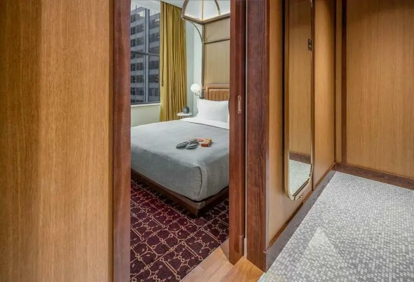 سوئیت با تخت بزرگ, Canopy By Hilton Chicago Central Loop
