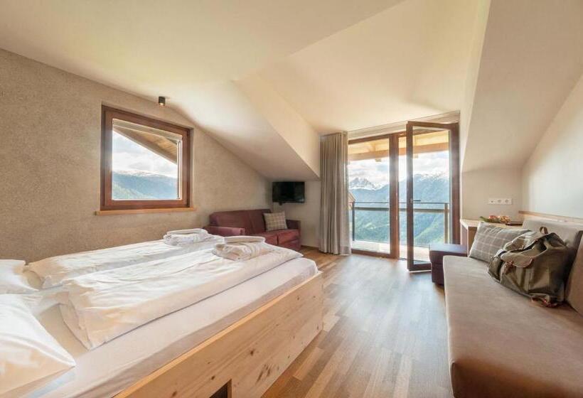 חדר משפחתי, Herol   My Mountain Retreat