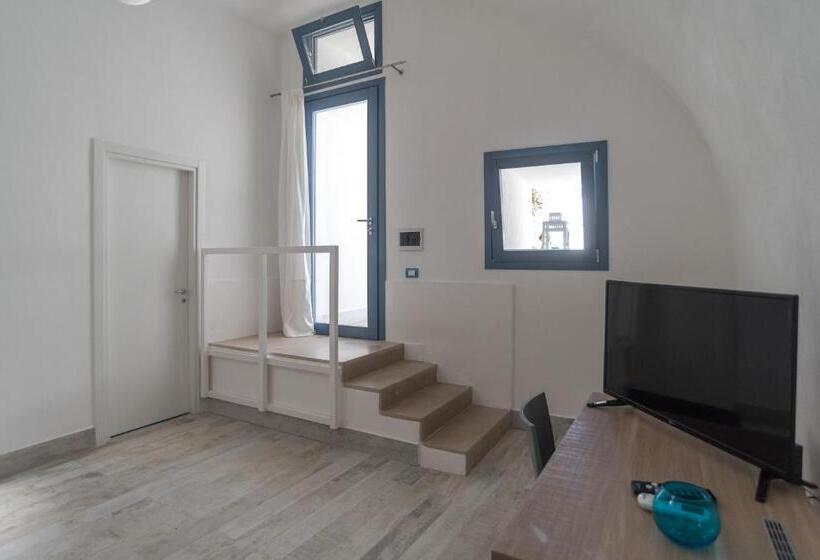 اتاق استاندارد چهارنفره با چشمانداز باغ, Il Pagliaio B&b