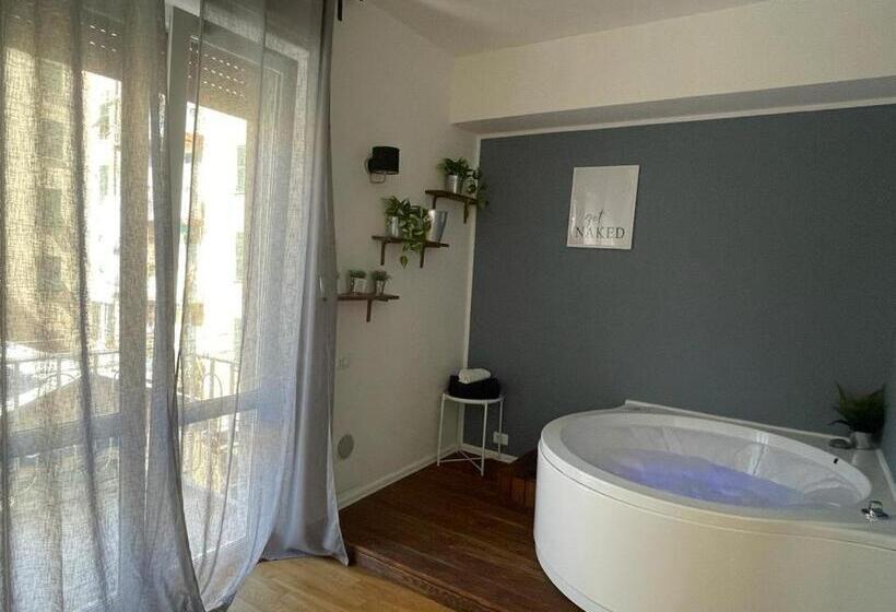 اتاق استاندارد با وان آب گرم, Suites Colombo 32