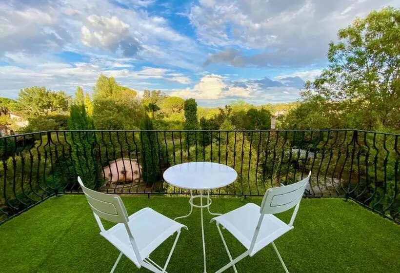 اتاق سوپریور, Le Rez De Jardin Albi