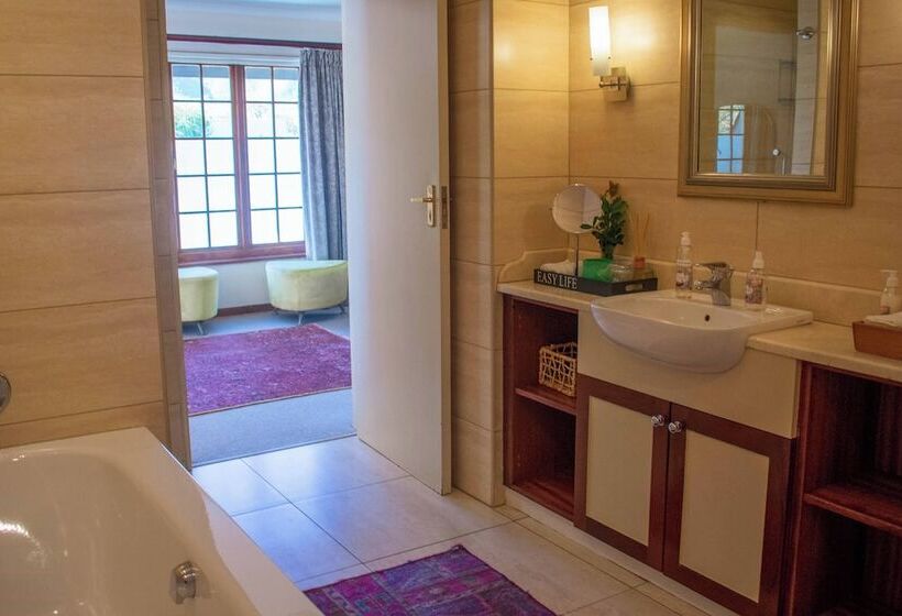 行政套房, 5 Seasons Guest House