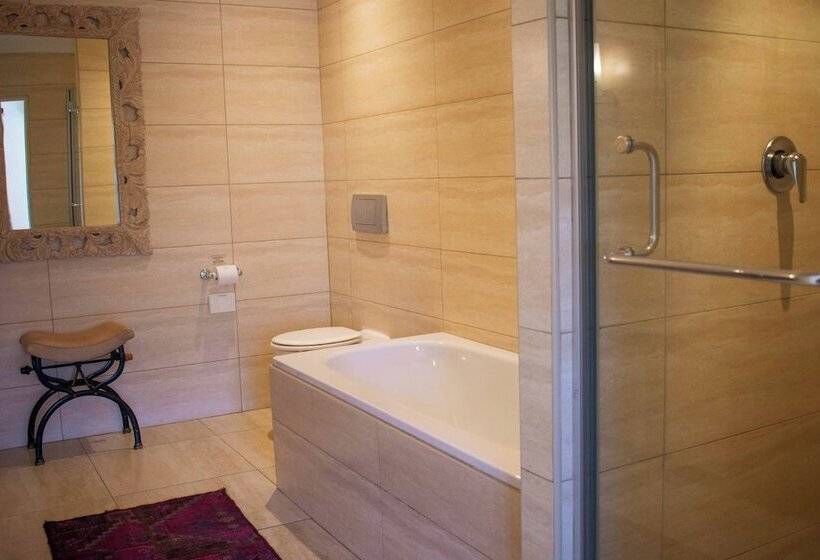 جناح إدارى, 5 Seasons Guest House