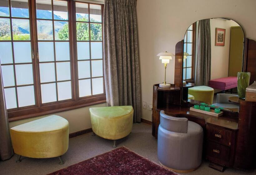 Президентский Люкс, 5 Seasons Guest House