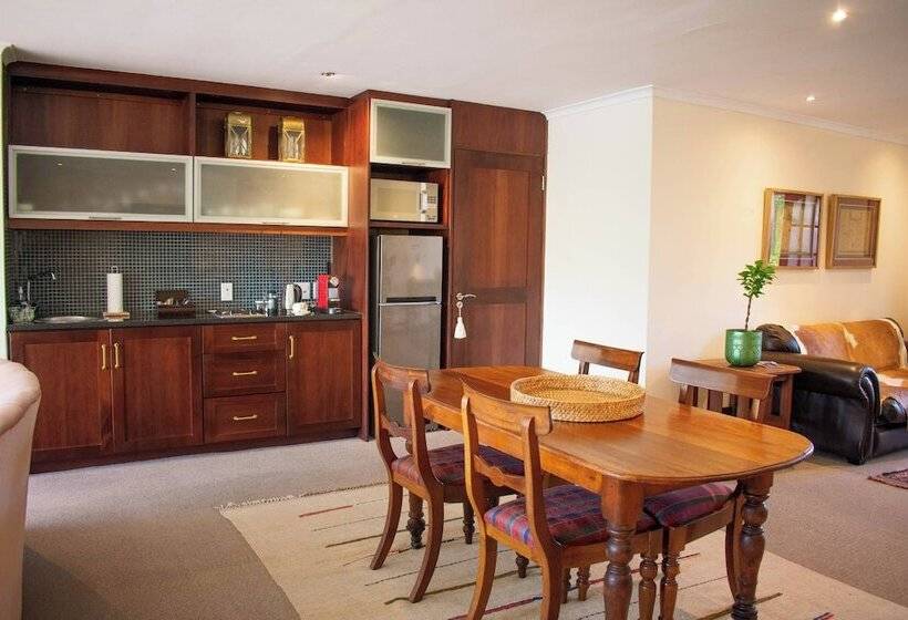 行政套房, 5 Seasons Guest House