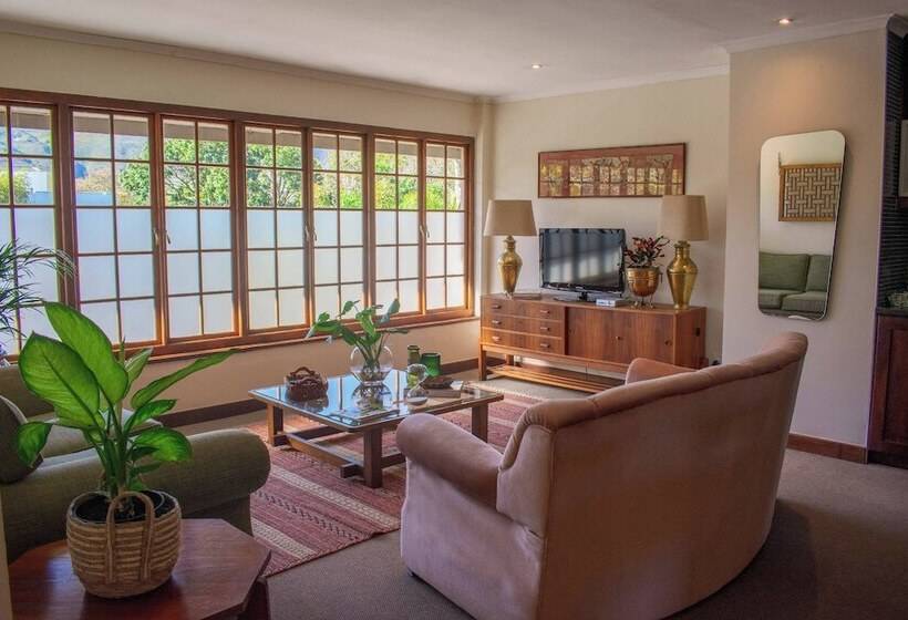 Президентский Люкс, 5 Seasons Guest House
