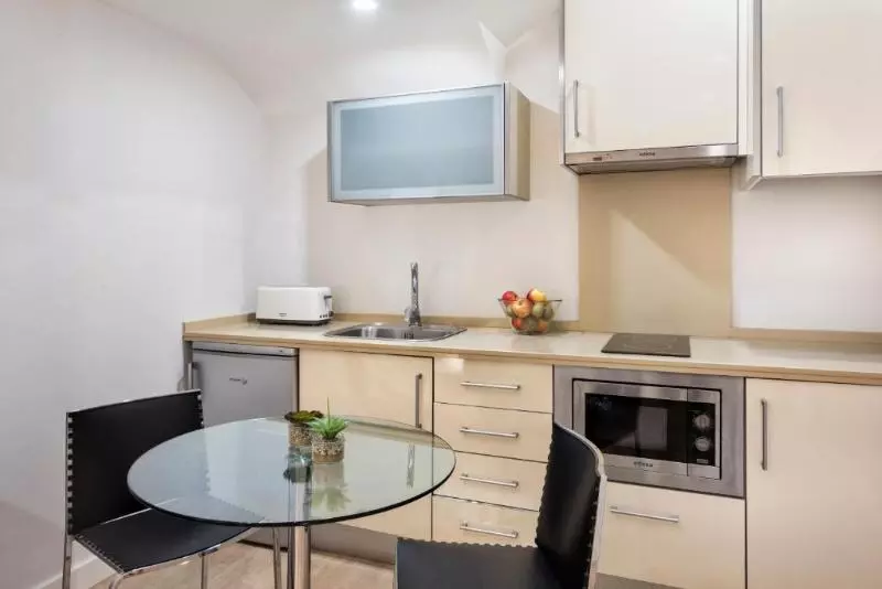 استودیوی استاندارد, Apartamentos Metrópolis