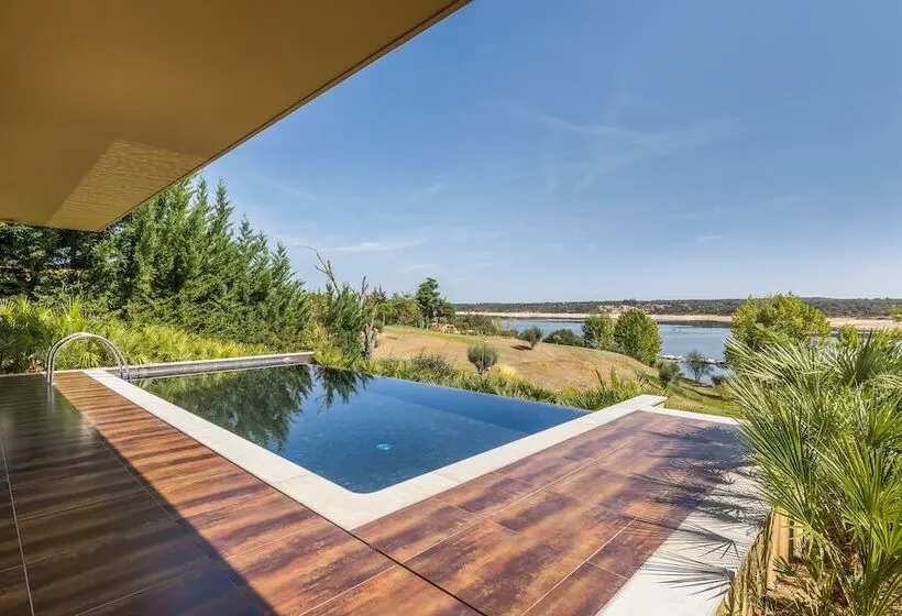 Villa 2 Makuuhuonetta, Ap Lago Montargil Conference & Spa