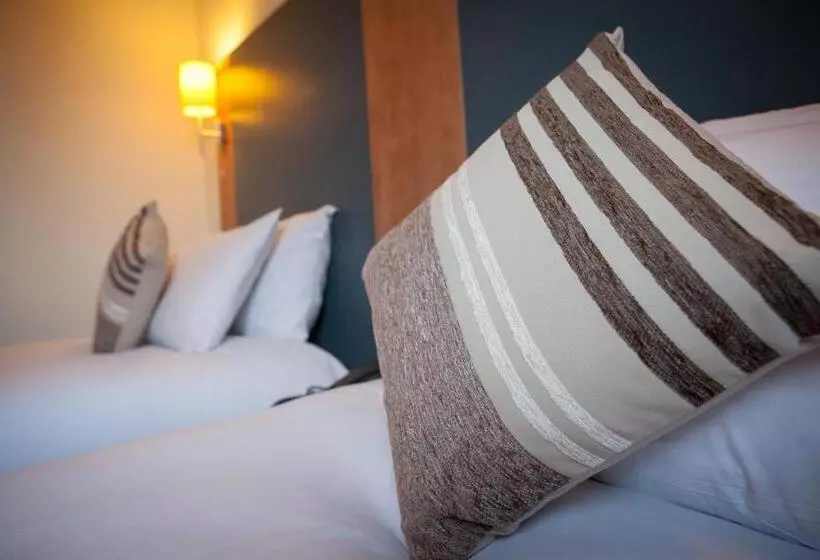 اتاق استاندارد, Celtic International Hotel Cardiff Airport