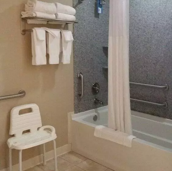 身障者適用スイートルーム, Comfort Suites Bentonville  Rogers