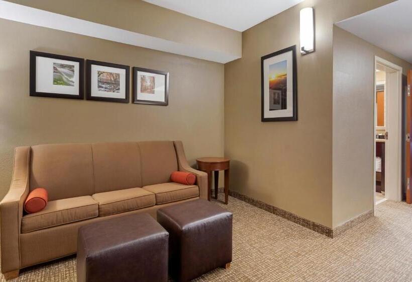 سوییت, Comfort Suites North
