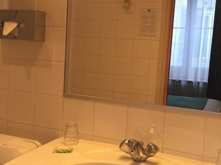 חדר סטנדרט, De La Paix