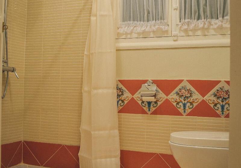 스탠다드 룸, El Reducto