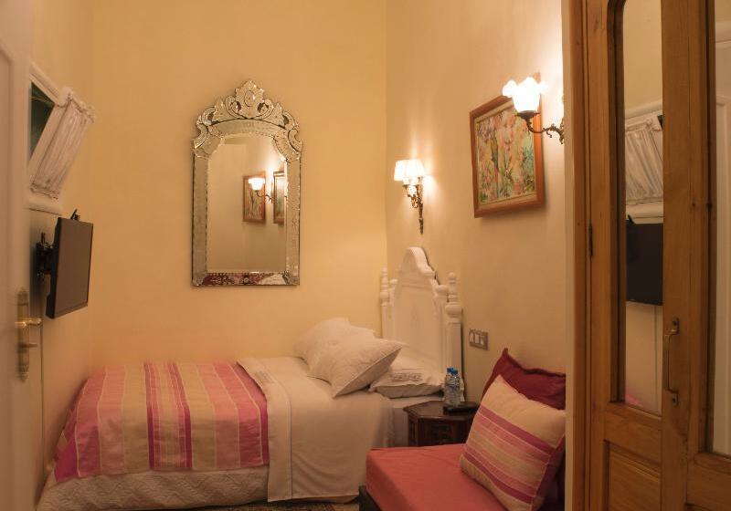 스탠다드 룸, El Reducto