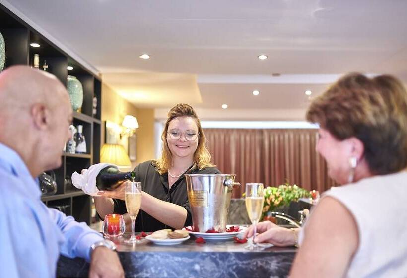 Номер Стандарт Боковой Вид на Море, Alfred Hotels Port Vieux