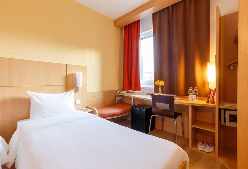 标准间, Ibis Kazan