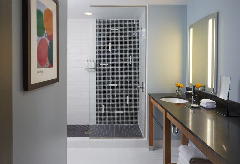 带双人床的标准工作室, Kimpton Shorebreak Huntington Beach Resort, An Ihg