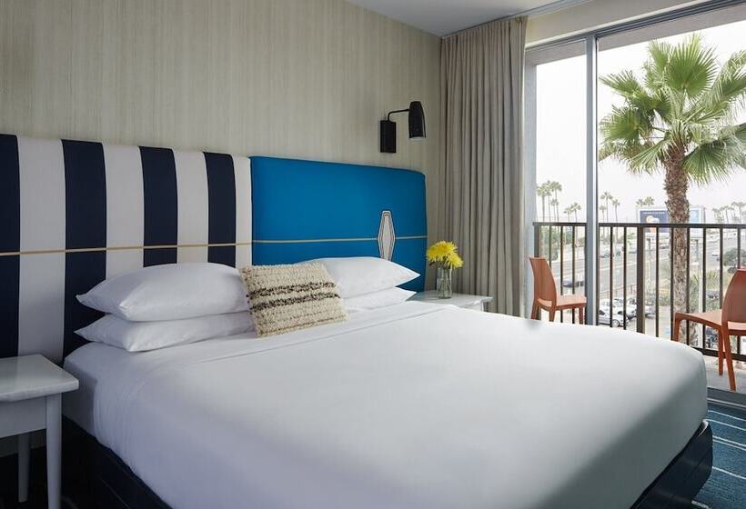 带双人床的标准工作室, Kimpton Shorebreak Huntington Beach Resort, An Ihg