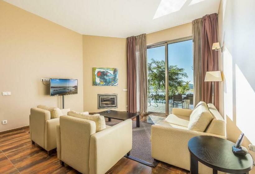 プール付３ベッドルーム　ビラ, Ap Lago Montargil   Conference & Spa