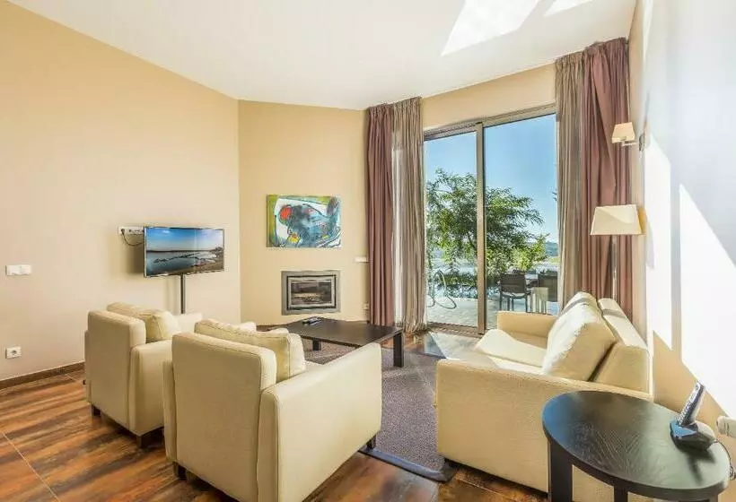 プール付３ベッドルーム　ビラ, Ap Lago Montargil Conference & Spa