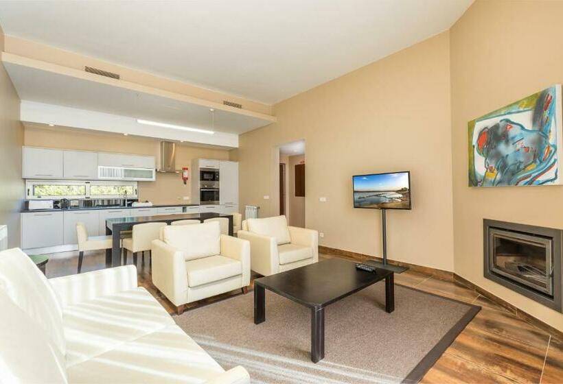 プール付３ベッドルーム　ビラ, Ap Lago Montargil   Conference & Spa