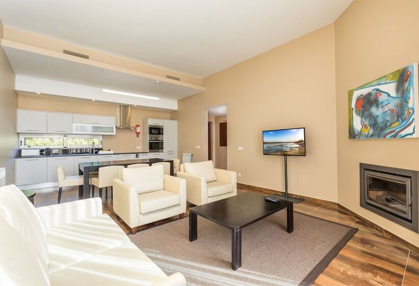 プール付３ベッドルーム　ビラ, Ap Lago Montargil   Conference & Spa