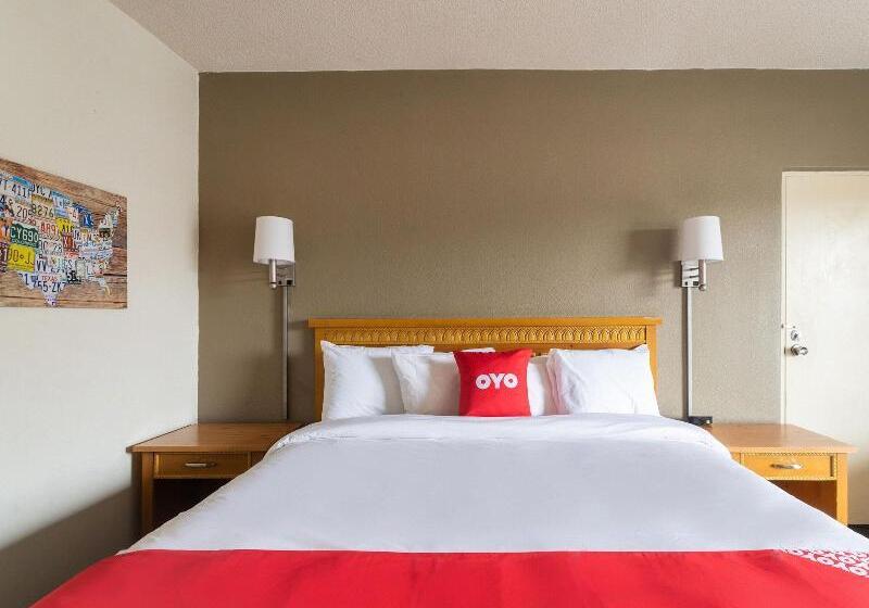 带大床的标准间, OYO Sumter SC Downtown