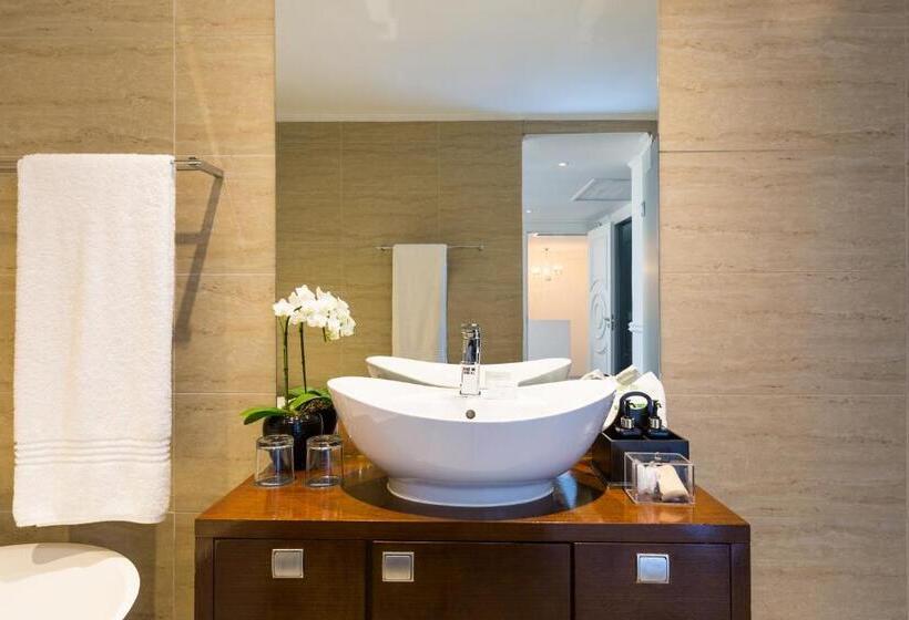 三卧豪华套房, Pepperclub