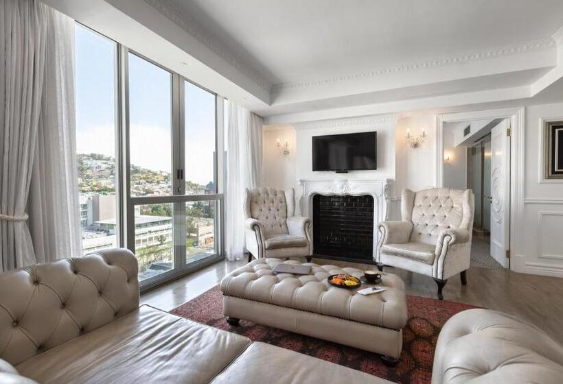 高级套房, Pepperclub