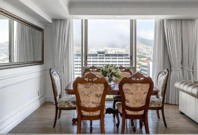 高级套房, Pepperclub