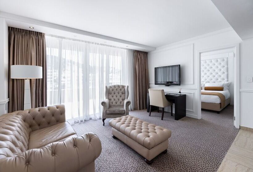 家庭套房, Pepperclub