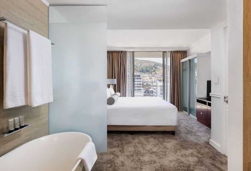 三卧豪华套房, Pepperclub