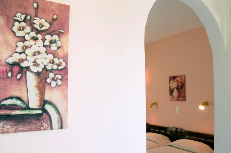 スタンダードルーム, Senia Studios